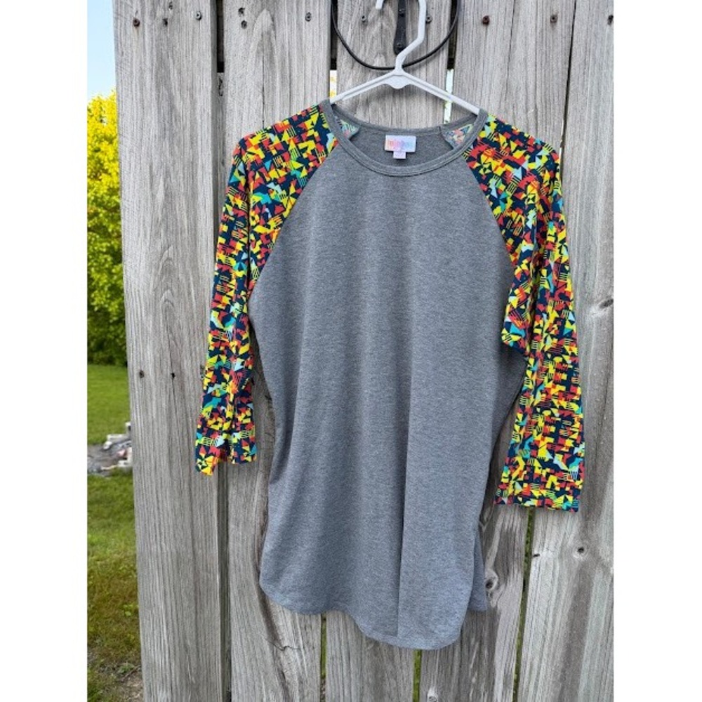 LuLaRoe Randy Baseball Tee Gray Geometric Mosaic 3/4 Sleeve Raglan Top L